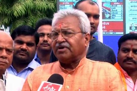 यूपी भाजपा के अध्यक्ष डॉ. लक्ष्मीकांत वाजपेयी ने कहा कि पार्टी ने बदायूं, आजमगढ़ और इटावा में हुई दुष्कर्म की घटनाओं पर अलग-अलग तीन कमेटियां बनाई थीं, जिनकी रिपोर्ट आ गई है। इन रिपोर्टो में एक बात सामान्य है कि आरोपियों को सत्ता का संरक्षण मिला हुआ था या आरोपी स्वयं सपा के लोग हैं।