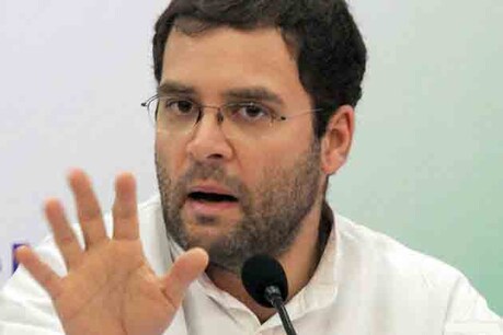 बदायूं गैंगरेप को लेकर यूपी में सियासी पारा गर्म है। इधर, कांग्रेस उपाध्यक्ष राहुल गांधी ने मामले की सीबीआई जांच की मांग की, वहीं मुख्यमंत्री अखिलेश यादव ने तुरंत इस पर मुहर लगा दी। बदायूं के कटरा गांव में पीड़िता के परिवार से मिलने के बाद उन्होंने कहा कि जांच से अधिक जरूरी है कि लोगों को इंसाफ मिले।