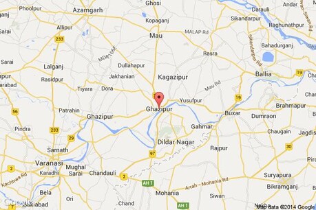 उत्तर प्रदेश के गाजीपुर जनपद में शादी के बाद के रस्म निभाने गंगा नदी में नाव से गए नवदम्पति सहित 7 लोगों की नदी में डूबने से मौत हो गई, जबकि कुछ लोगों को बचा लिया गया है। इस हादसे में कुछ लोग अभी भी लापता बताए जा रहे हैं।