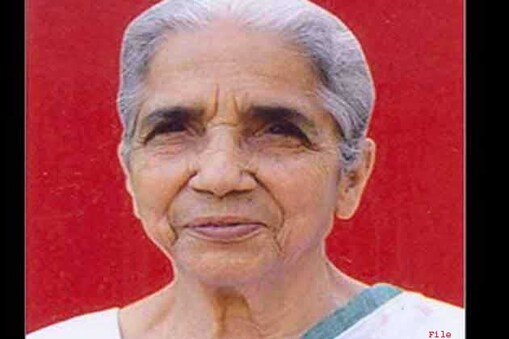 मिजोरम के राज्यपाल पद से बर्खास्त की गईं कांग्रेस नेत्री कमला बेनीवाल पर पुलिस का शिकंजा भी कस सकता है। मिजोरम के राज्यपाल पद से बर्खास्त की गईं कांग्रेस नेत्री कमला बेनीवाल पर पुलिस का शिकंजा भी कस सकता है।