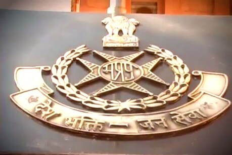 अजब एमपी में पुलिस का गजब फार्मूला, छवि सुधारने के लिए डंडे के बजाए पेंटिंग का सहारा अजब एमपी में पुलिस का गजब फार्मूला, छवि सुधारने के लिए डंडे के बजाए पेंटिंग का सहारा