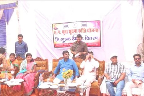 नारायणपुर जिले के स्थानीय विधायक व स्कूली शिक्षामंत्री केदार कश्यप अपने एक दिवसीय प्रवास के दौरान नारायणपुर पहुंचे, जहां उन्होने जिला प्रशासन द्वारा आयोजित कार्यक्रम में शिरकत किया.