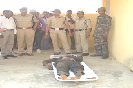 नारायणपुर जिले के सोनपुर के गोगला नाले के पास रविवार को पुलिस और माओवादियों के बीच मुठभेड़ हुई. करीब एक घंटे तक चली मुठभेड़ में नारायणपुर पुलिस ने एक वर्दीधारी माओवादी को मार गिराने में सफलता हासिल की है.