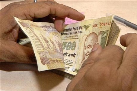 लोकायुक्त छापाः सोसायटी प्रबंधक के यहां लाखों की काली कमाई का खुलासा लोकायुक्त छापाः सोसायटी प्रबंधक के यहां लाखों की काली कमाई का खुलासा