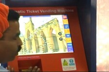 अजमेर रेलवे स्टेशन पर यात्रियों को आकर्षित कर रही है ऑटोमैटिक टिकट मशीन