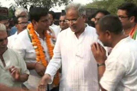 भिलाई नगर निगम चुनाव के लिए नामांकन के अंतिम दिन सोमवार को महापौर और पार्षद प्रत्याशियों ने पर्चा भरा. भाजपा प्रत्याशी विद्यारतन भसीन ने भी नामांकन पत्र जमा किया.