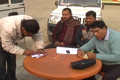 थाने के पास ही नजराना ले रहे थे साहब, तभी विजिलेंस ने धर दबोचा थाने के पास ही नजराना ले रहे थे साहब, तभी विजिलेंस ने धर दबोचा