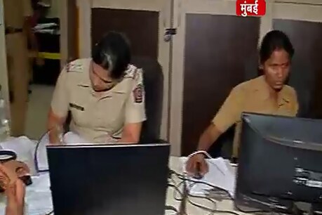 महिला दिवस पर मुंबई पुलिस की खास पहल, थानों में ड्यूटी ऑफिसर बनीं महिला पुलिसकर्मी! महिला दिवस पर मुंबई पुलिस की खास पहल, थानों में ड्यूटी ऑफिसर बनीं महिला पुलिसकर्मी!