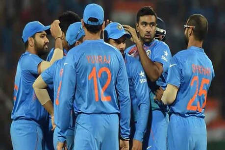टी-20 विश्व कप के पहले मैच में न्यूजीलैंड के हाथों हार झेलने के बाद टीम के अधिकतर खिलाड़ी गुरुवार को होटल के कमरों में ही रहे.