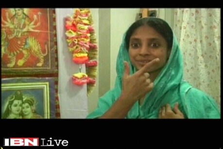अपने माता-पिता की खोज में पाकिस्तान से भारत आई मूक और बधिर गीता के मां-बाप अभी तक नहीं मिल पाये हैं। क्या गीता अब भूलीबिसरी बात हो गई है? कब मिलेगा आखिर गीता का परिवार?