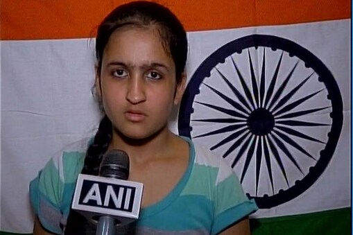 जवाहर लाल नहरू यूनिवर्सिटी के छात्रसंघ अध्यक्ष कन्हैया कुमार को खुली बहस की चुनौती देकर चर्चा में आई लुधियाना की छात्रा जाह्नवी बहल ने एक बार फिर देश विरोधियों को चुनौती दी है... जवाहर लाल नहरू यूनिवर्सिटी के छात्रसंघ अध्यक्ष कन्हैया कुमार को खुली बहस की चुनौती देकर चर्चा में आई लुधियाना की छात्रा जाह्नवी बहल ने एक बार फिर देश विरोधियों को चुनौती दी है...
