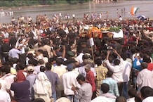 PHOTOS: नम आंखों से दी गई शहीद सुनील कुमार को अंतिम विदाई, उमड़ा जन सैलाब