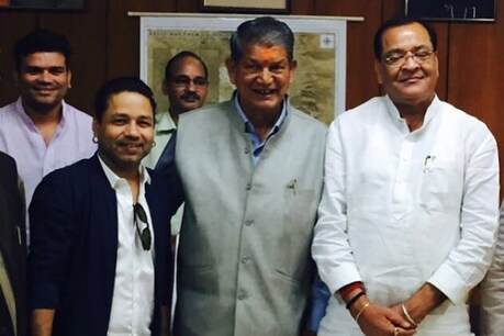 सीएम हरीश रावत के साथ सिंगर कैलाश खेर
(Instagram/kailashkher)