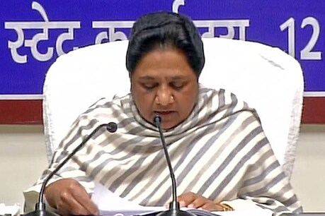 मुलायम सिंह यादव पुत्रमोह में कर रहे नाटकबाजी: मायावती मुलायम सिंह यादव पुत्रमोह में कर रहे नाटकबाजी: मायावती
