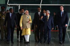वाइब्रेंट गुजरात समिट में पीएम मोदी बोले- ‘मेक इन इंडिया’ की वजह से 130 अरब डॉलर का निवेश