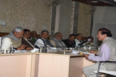 संवाद कार्यक्रम में नीतीश (File Photo)