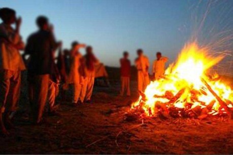 भांजी की जलती चिता में कूदा मूक बधिर मामा, जहर खाने से हुई थी मौत भांजी की जलती चिता में कूदा मूक बधिर मामा, जहर खाने से हुई थी मौत