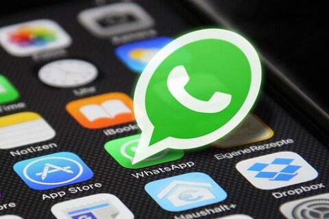 भारत में ये पहला मामला है जब व्हाट्सएप के जरिए एक पक्ष को कानूनी समन भेजा गया.