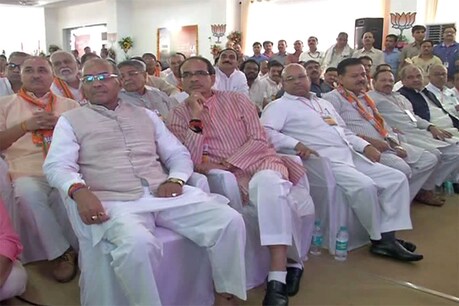 'मिशन 2018' में जुटी भाजपा को एंटी इनकंबेंसी का बड़ा खतरा! 'मिशन 2018' में जुटी भाजपा को एंटी इनकंबेंसी का बड़ा खतरा!