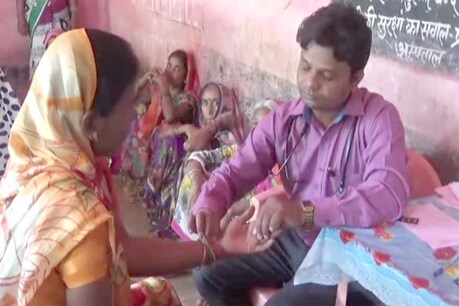 मध्य प्रदेश के सिवनी में ग्राम उदय से भारत उदय कार्यक्रम के तहत ग्रामीण इलाकों में लगने वाले महिला स्वास्थ्य शिविर महज औपचारिकता बन कर रह गए हैं. शासन के निर्देशों के बावजूद शिविर में एमबीबीएस महिला डॉक्टर नदारद हैं.ऐसे में यह शिविर पुरुश आयुष डॉक्टरों के भरोसे चल रहे हैं.