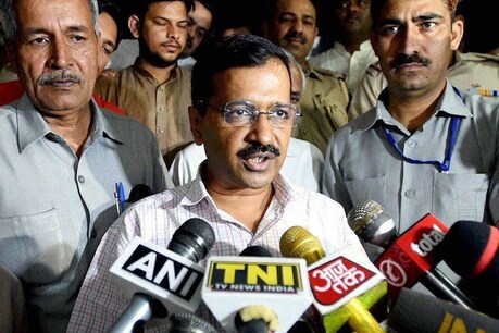 PWD घोटाला: ACB ने केजरीवाल के रिश्तेदार सुरेंद्र बंसल के घर मारा छापा PWD घोटाला: ACB ने केजरीवाल के रिश्तेदार सुरेंद्र बंसल के घर मारा छापा