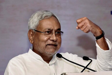 राष्ट्रपति उम्मीदवार की बै सोनिया के लंच में शामिल नहीं होंगे नीतीश, शरद यादव रहेंगे मौजूद राष्ट्रपति उम्मीदवार की बै सोनिया के लंच में शामिल नहीं होंगे नीतीश, शरद यादव रहेंगे मौजूद