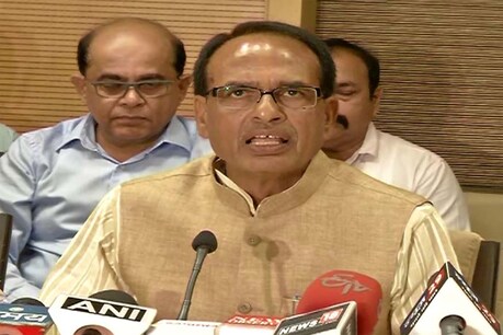 सीएम शिवराज का एलान, नर्मदा नदी में रेत उत्खनन पूरी तरह से प्रतिबंधित सीएम शिवराज का एलान, नर्मदा नदी में रेत उत्खनन पूरी तरह से प्रतिबंधित