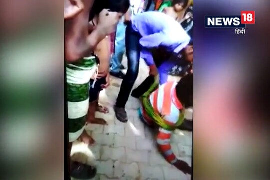 उत्तर प्रदेश के ललितपुर में एक नाबालिग भांजी से बलात्कार के आरोपी मामा की जमकर धुनाई करने का मामला सामने आया है.