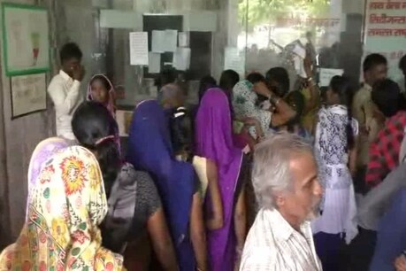 अस्पताल में मरीजों की भीड़
फोटो- ईटीवी