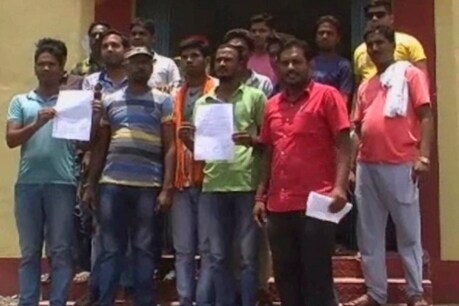 मौत के बाद हंगामा करते लोग
फोटो- ईटीवी