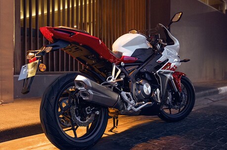 भारत में लॉन्च हुई नई बाइक DSK Benelli 302R, जानें फीचर्स भारत में लॉन्च हुई नई बाइक DSK Benelli 302R, जानें फीचर्स