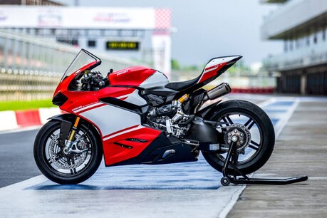 डुकाटी 1299 Superleggera में 1,285cc का L-twin Superquadro इंजन है. (फोटो- फेसबुक)