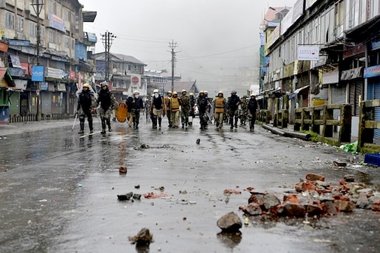 Darjeeling unrest दार्जिलिंग में सेना की एक और कॉलम तैनात
(Image: Getty)