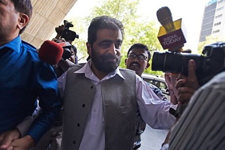 NIA ने टेरर फंडिंग केस में सात हुर्रियत नेताओं को गिरफ्तार किया NIA ने टेरर फंडिंग केस में सात हुर्रियत नेताओं को गिरफ्तार किया