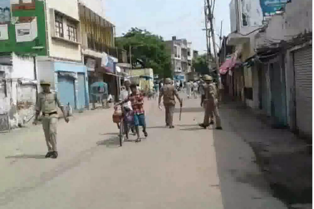 सपा नेता प्रदीप यादव की गिरफ्तारी के विरोध में भरथना बंद की फोटो