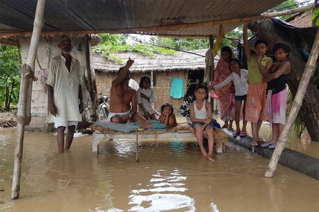 फोटो: बिहार में बाढ़ से प्रभावित लोग (ईटीवी)