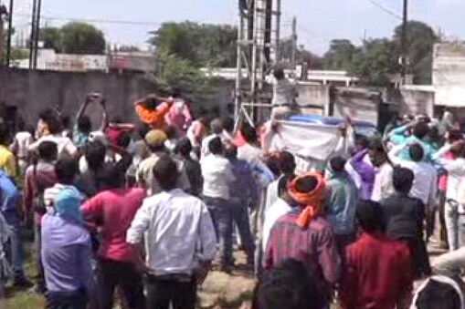 युवक की हरकत से पूरा जिला प्रशासन हिल गया युवक की हरकत से पूरा जिला प्रशासन हिल गया