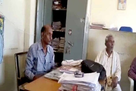 हसील कार्यालय में सहायक ग्रेड दो के पद पर कार्यरत बाबू गोपाल सिंह