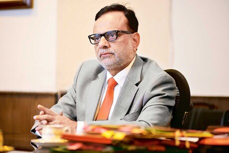 राजस्व सचिव हसमुख अधिया बने नए वित्त सचिव राजस्व सचिव हसमुख अधिया बने नए वित्त सचिव