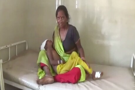 अस्पताल में भर्ती मासूम.