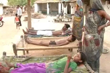 गांव में हर घर में बीमार है कोई न कोई
फोटो- ईटीवी