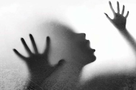 बदायूं के थाना इस्लाम नगर क्षेत्र में एक लड़की से गैंग रेप का मामला सामने आया है.
