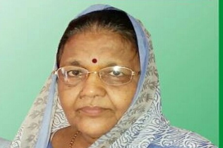 मध्य प्रदेश में कांग्रेस को चुनावी समर में एक और फतह हासिल हुई है. सूबे के मुरैना जिले के सबलगढ़ नगर पालिका की खाली कुर्सी और भरी कुर्सी के चुनाव में कांग्रेस की गीता चौधरी ने 2618 मतों से विजय हासिल कर अपना कब्जा बरकरार रखा है.