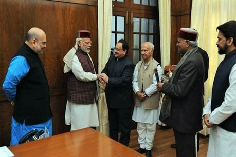 सीएम के नाम पर घमासान के बीच पीएम मोदी से मिले हिमाचल के सांसद सीएम के नाम पर घमासान के बीच पीएम मोदी से मिले हिमाचल के सांसद