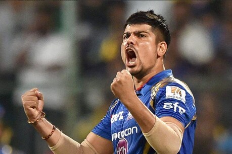 कभी पटरियों की मरम्मत करता था ये क्रिकेटर, अब 5 करोड़ में CSK ने खरीदा
