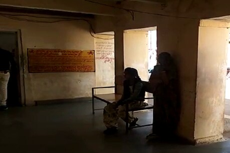 आठवीं क्लास में पढ़ने वाली एक नाबालिग के साथ दुष्कर्म का सनसनीखेज मामला सामने आया है