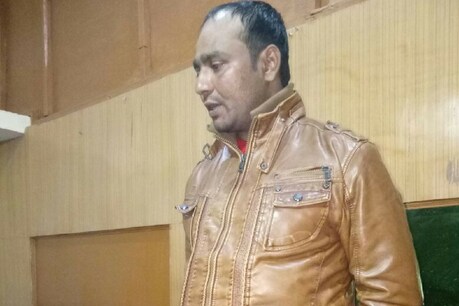 कासगंज: हिंसा में शामिल राहत कुरेशी को SOG टीम ने किया गिरफ्तार कासगंज: हिंसा में शामिल राहत कुरेशी को SOG टीम ने किया गिरफ्तार