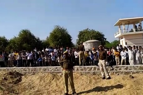 टंकी से मिले शव को देखने उमड़े सायला के लोग, नहीं हो पाई शव की शिनाख्त.