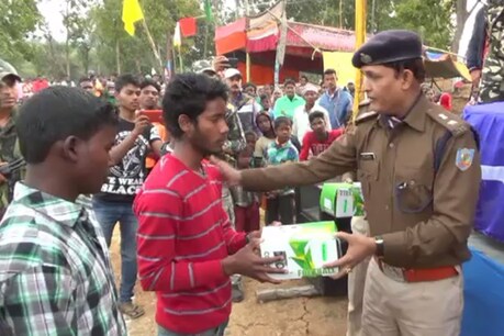 नक्सलियों के गढ़ में पुलिस ने कराई प्रतियोगिता