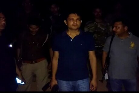 कॉम्बिंग के दौरान पुलिस. Photo: ETV/News18